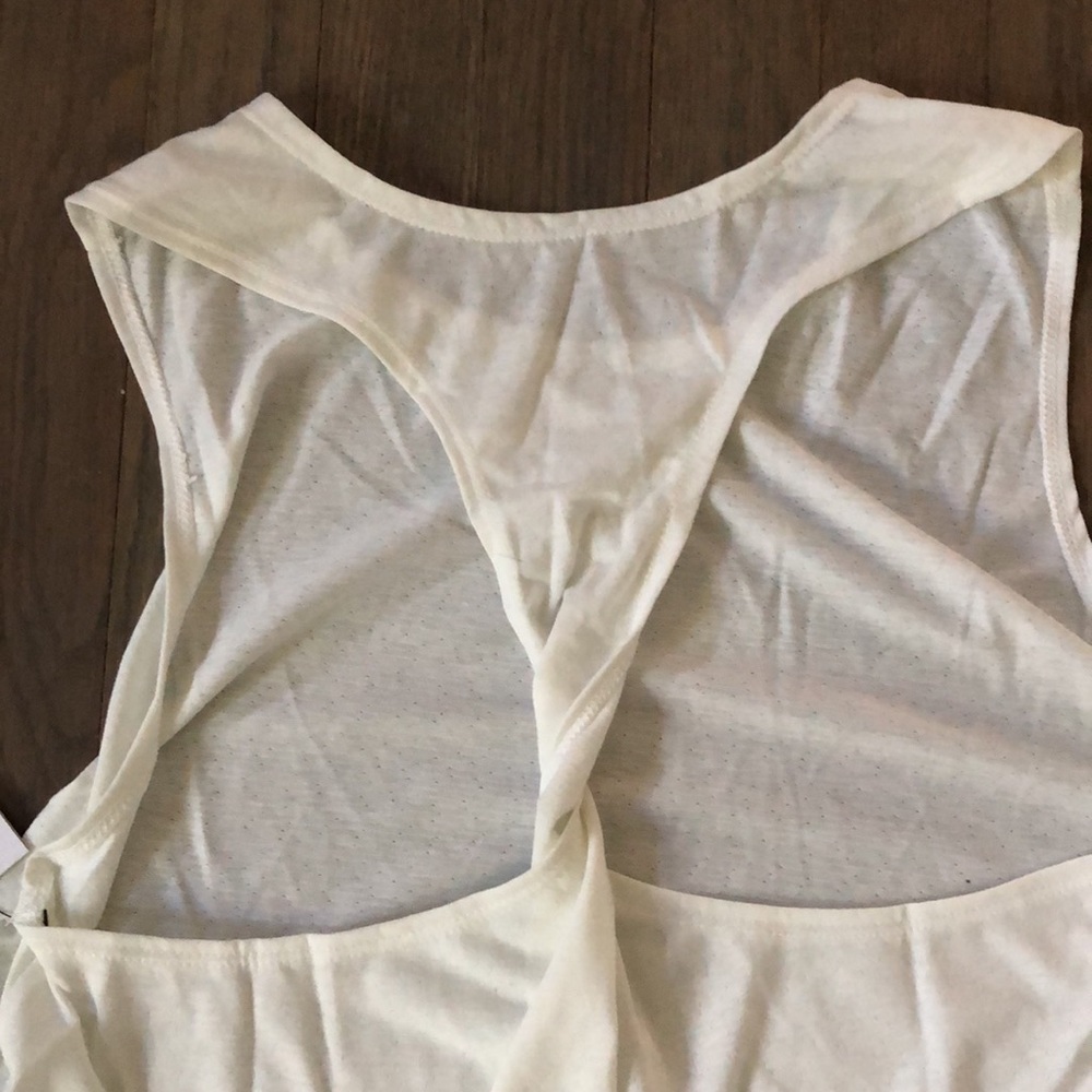 Nike NWT twist tank top - Picture 11 of 11